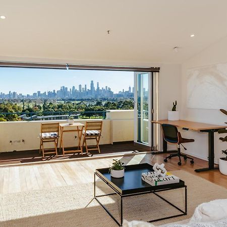 Spectacular Views Over Albert Park Melbourne Exterior photo