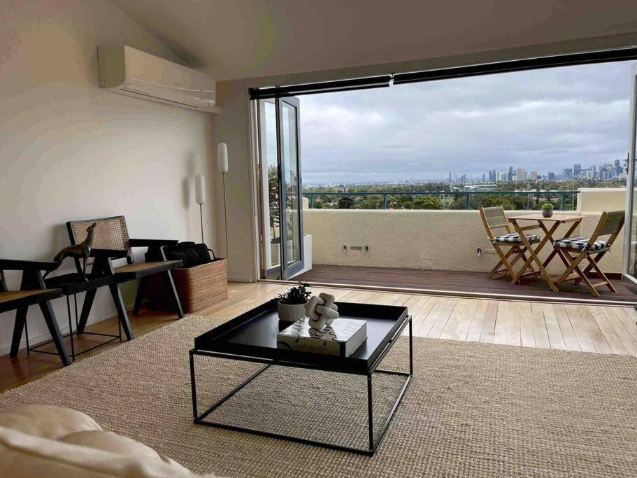 Spectacular Views Over Albert Park Melbourne Exterior photo