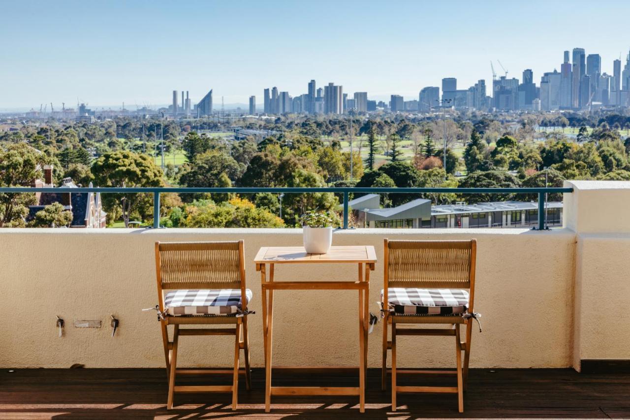 Spectacular Views Over Albert Park Melbourne Exterior photo